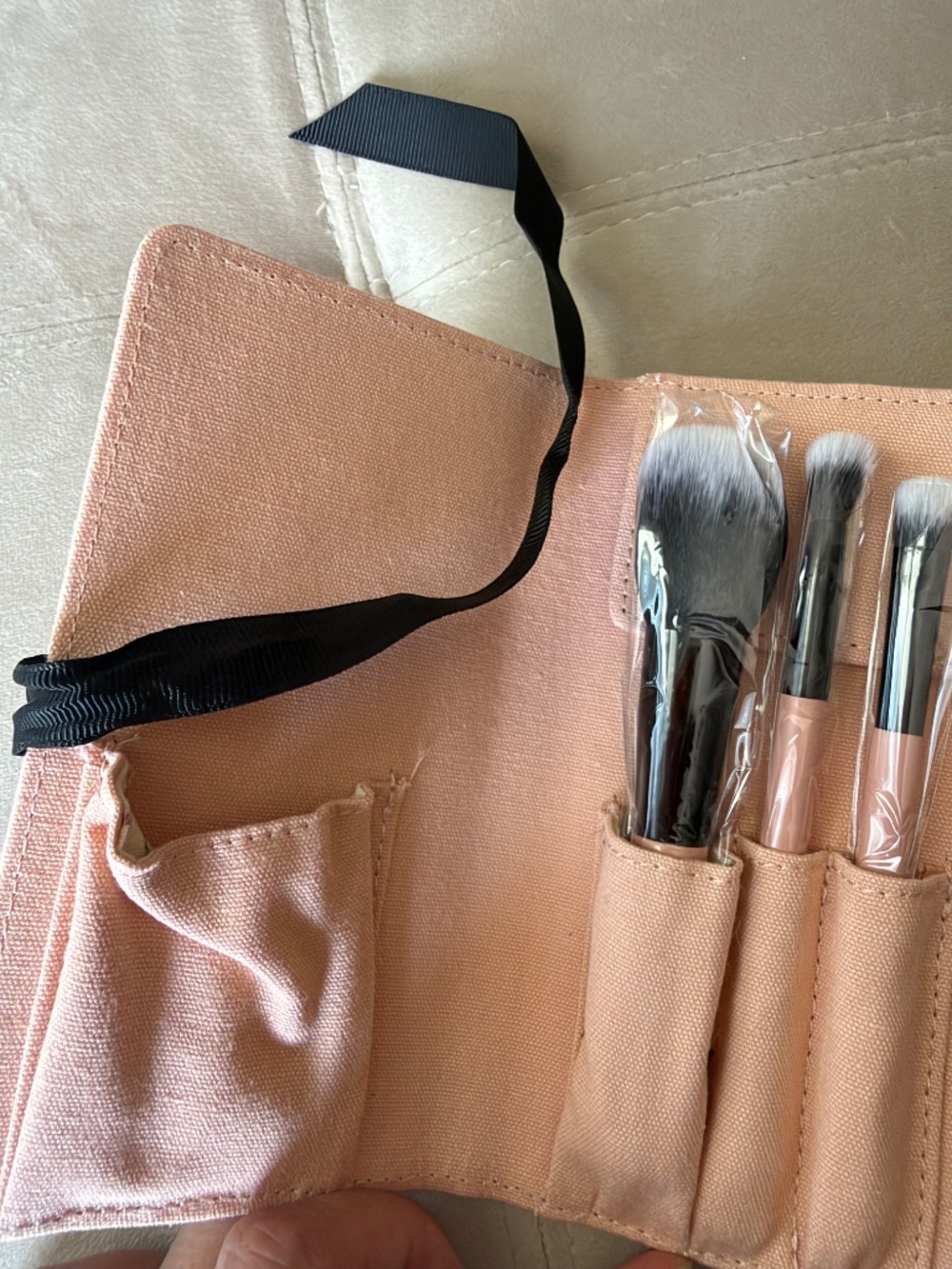 Gucci makeup brushes with case - Picture 5 of 7